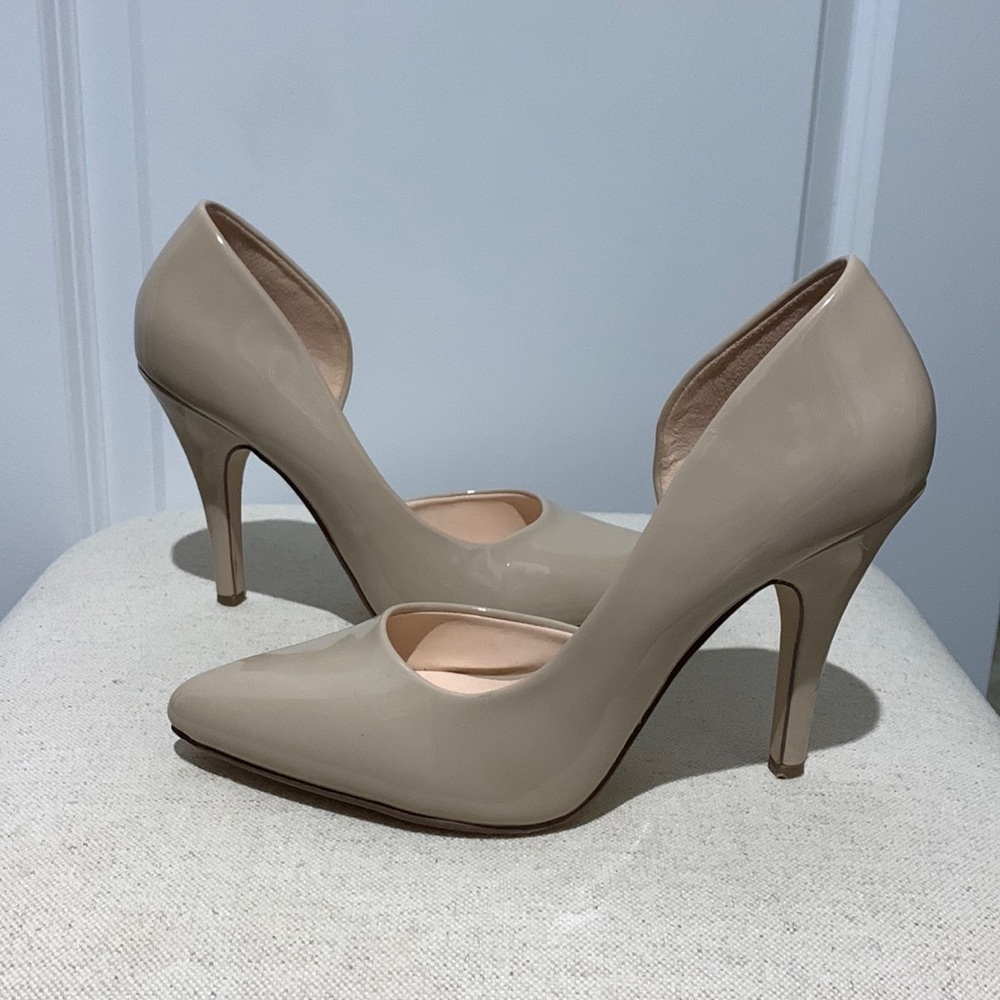 Delicious glossy nude heels. Size 7.5